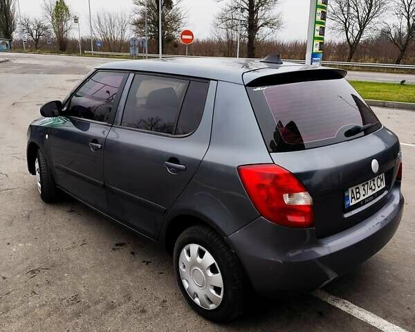Сірий Шкода Фабія, об'ємом двигуна 1.4 л та пробігом 211 тис. км за 3900 $, фото 2 на Automoto.ua
