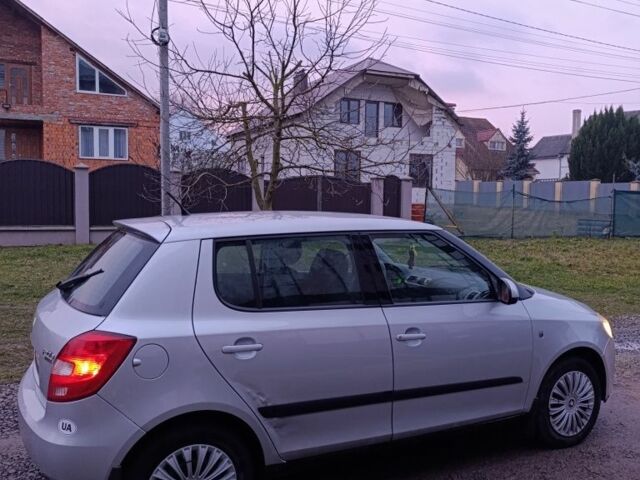 Серый Шкода Фабия, объемом двигателя 1.2 л и пробегом 226 тыс. км за 3125 $, фото 4 на Automoto.ua