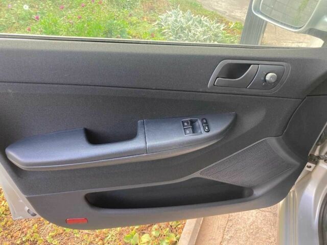 Шкода Фабия 2007 в Каменское - Днепродзержинск на Automoto.ua Серый Шкода Фабия, объемом двигателя 1.2 л и пробегом 122 тыс. км за 4923 $, фото 8 на Automoto.ua