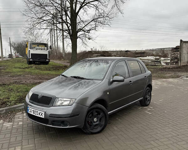 Серый Шкода Фабия, объемом двигателя 1.2 л и пробегом 333 тыс. км за 2700 $, фото 14 на Automoto.ua