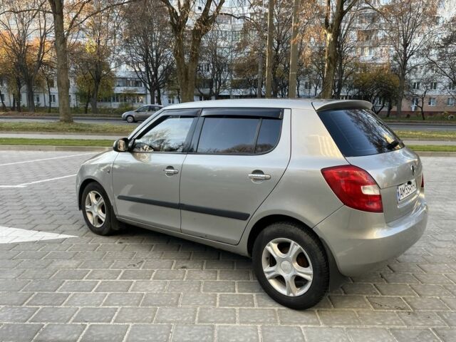 Сірий Шкода Фабія, об'ємом двигуна 1.4 л та пробігом 260 тис. км за 4299 $, фото 4 на Automoto.ua