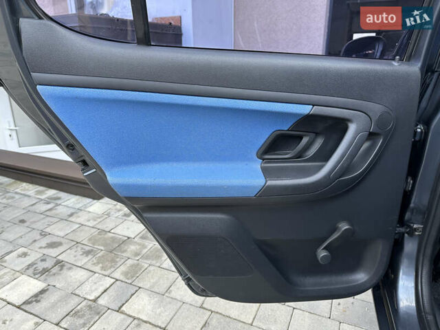 Серый Шкода Фабия, объемом двигателя 1.2 л и пробегом 179 тыс. км за 4299 $, фото 20 на Automoto.ua