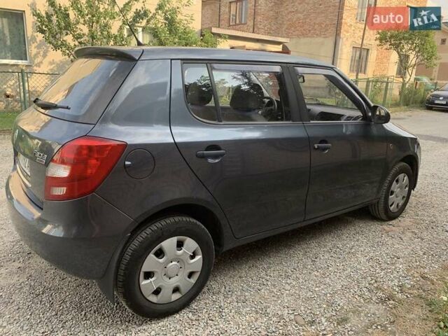 Серый Шкода Фабия, объемом двигателя 1.2 л и пробегом 80 тыс. км за 4700 $, фото 2 на Automoto.ua