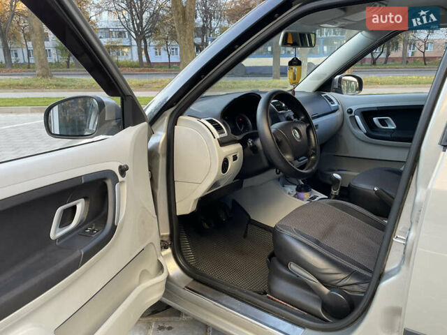 Сірий Шкода Фабія, об'ємом двигуна 1.4 л та пробігом 260 тис. км за 4299 $, фото 10 на Automoto.ua