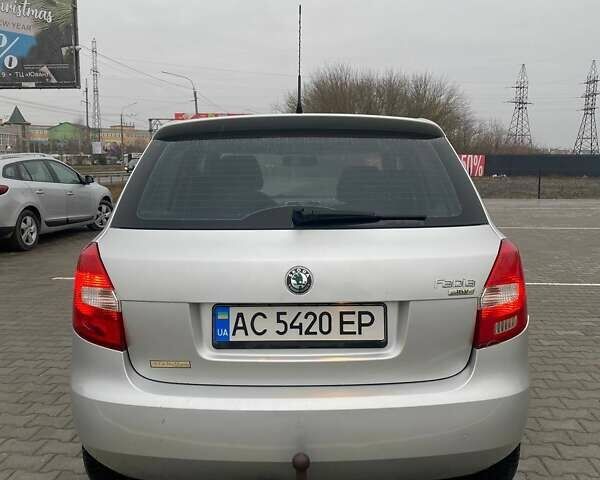 Серый Шкода Фабия, объемом двигателя 1.39 л и пробегом 360 тыс. км за 5000 $, фото 1 на Automoto.ua