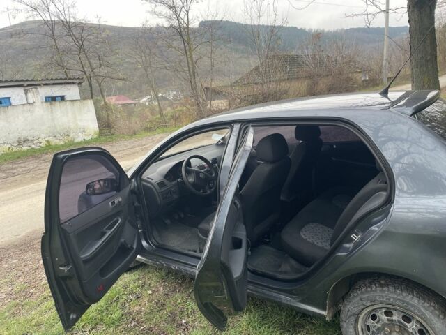 Серый Шкода Фабия, объемом двигателя 1.2 л и пробегом 145 тыс. км за 3900 $, фото 8 на Automoto.ua