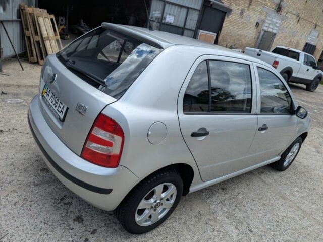 Серый Шкода Фабия, объемом двигателя 1.2 л и пробегом 101 тыс. км за 4500 $, фото 5 на Automoto.ua