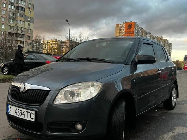 Серый Шкода Фабия, объемом двигателя 1.4 л и пробегом 268 тыс. км за 4300 $, фото 1 на Automoto.ua