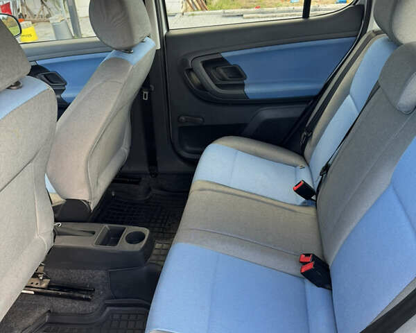 Сірий Шкода Фабія, об'ємом двигуна 1.2 л та пробігом 206 тис. км за 4700 $, фото 17 на Automoto.ua