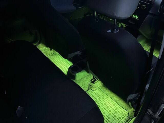 Серый Шкода Фабия, объемом двигателя 1.2 л и пробегом 178 тыс. км за 4500 $, фото 5 на Automoto.ua