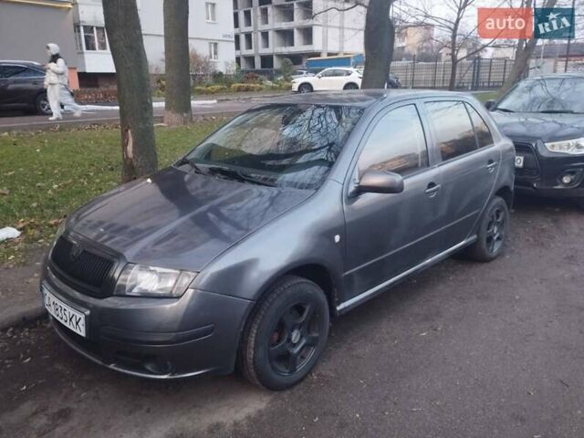 Серый Шкода Фабия, объемом двигателя 1.2 л и пробегом 399 тыс. км за 2200 $, фото 2 на Automoto.ua