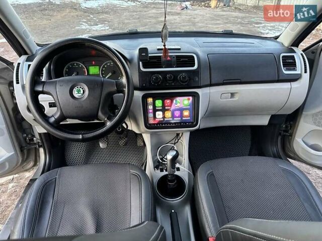 Сірий Шкода Фабія, об'ємом двигуна 1.4 л та пробігом 270 тис. км за 4000 $, фото 5 на Automoto.ua