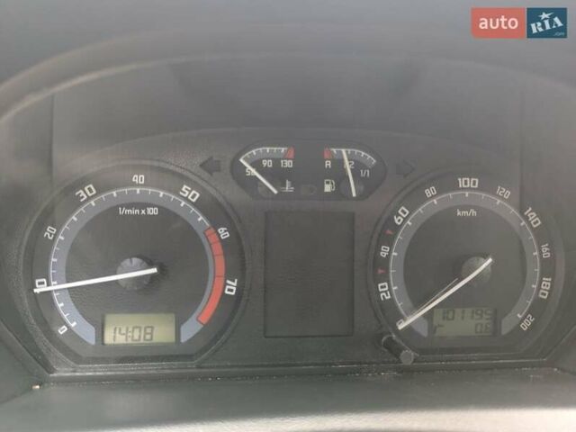 Шкода Фабия 2007 в Киеве на Automoto.ua Серый Шкода Фабия, объемом двигателя 1.2 л и пробегом 101 тыс. км за 4800 $, фото 16 на Automoto.ua