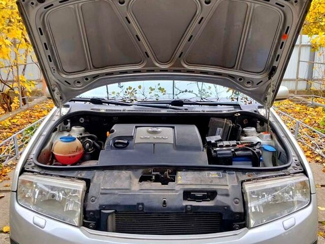 Серый Шкода Фабия, объемом двигателя 1.2 л и пробегом 140 тыс. км за 3500 $, фото 4 на Automoto.ua