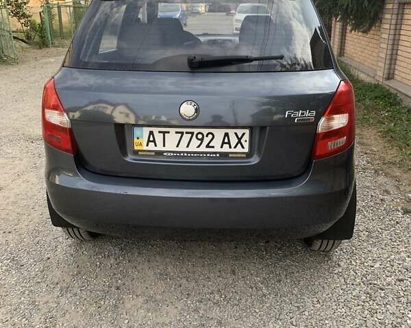 Серый Шкода Фабия, объемом двигателя 1.2 л и пробегом 80 тыс. км за 4700 $, фото 7 на Automoto.ua