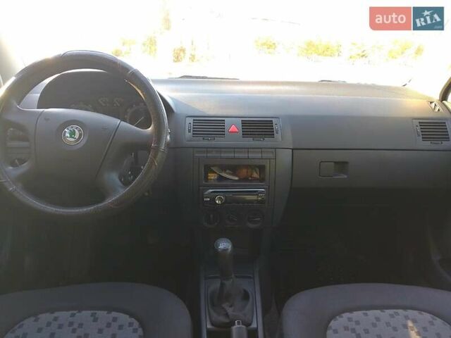 Шкода Фабия 2007 в Сквира на Automoto.ua Серый Шкода Фабия, объемом двигателя 1.2 л и пробегом 202 тыс. км за 3750 $, фото 7 на Automoto.ua