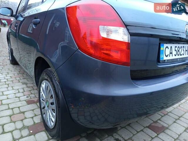 Серый Шкода Фабия, объемом двигателя 1.2 л и пробегом 210 тыс. км за 3950 $, фото 15 на Automoto.ua