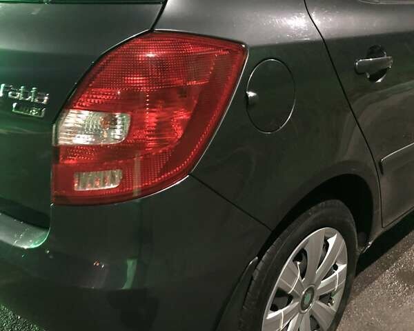 Сірий Шкода Фабія, об'ємом двигуна 1.2 л та пробігом 180 тис. км за 4700 $, фото 8 на Automoto.ua