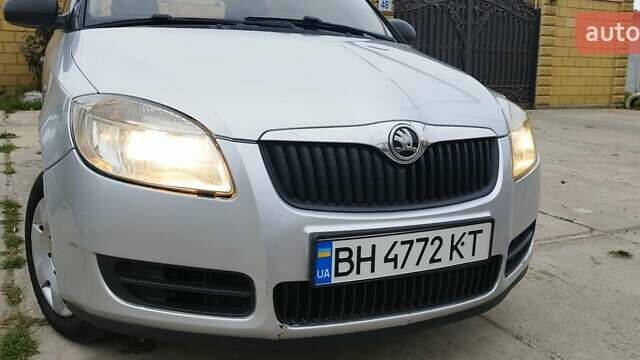 Серый Шкода Фабия, объемом двигателя 1.2 л и пробегом 314 тыс. км за 3950 $, фото 6 на Automoto.ua