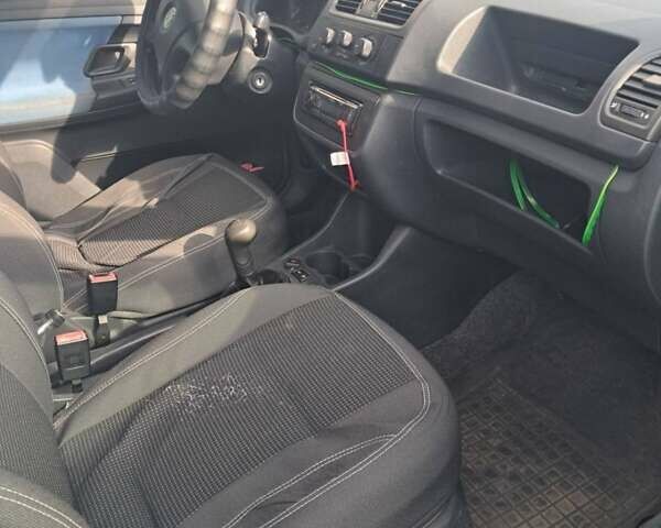 Шкода Фабия 2008 в Новомосковске на Automoto.ua Серый Шкода Фабия, объемом двигателя 1.5 л и пробегом 218 тыс. км за 4000 $, фото 1 на Automoto.ua