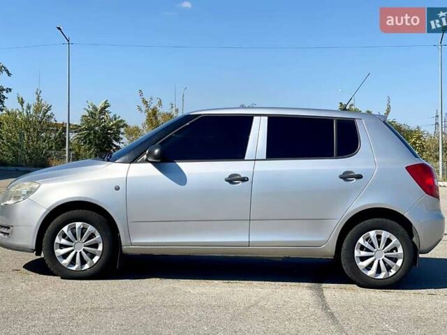 Сірий Шкода Фабія, об'ємом двигуна 1.2 л та пробігом 160 тис. км за 4300 $, фото 2 на Automoto.ua