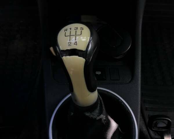 Серый Шкода Фабия, объемом двигателя 1.39 л и пробегом 390 тыс. км за 3600 $, фото 14 на Automoto.ua