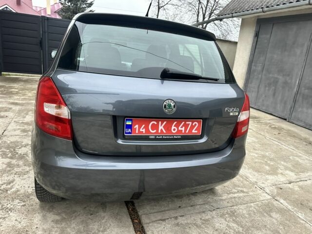 Сірий Шкода Фабія, об'ємом двигуна 0 л та пробігом 182 тис. км за 5300 $, фото 2 на Automoto.ua