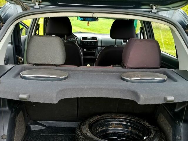 Сірий Шкода Фабія, об'ємом двигуна 1.2 л та пробігом 260 тис. км за 4000 $, фото 6 на Automoto.ua