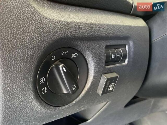 Серый Шкода Фабия, объемом двигателя 1.39 л и пробегом 185 тыс. км за 6300 $, фото 31 на Automoto.ua