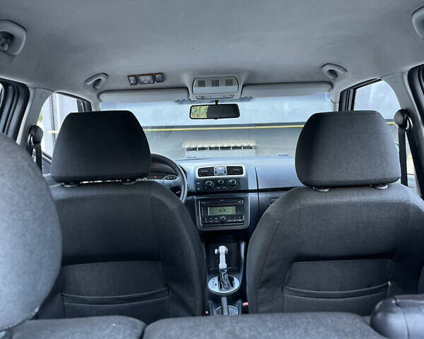 Серый Шкода Фабия, объемом двигателя 1.6 л и пробегом 253 тыс. км за 5999 $, фото 4 на Automoto.ua