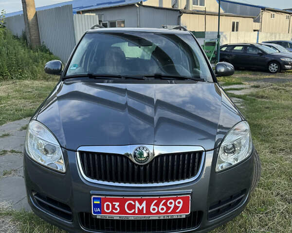 Сірий Шкода Фабія, об'ємом двигуна 1.4 л та пробігом 229 тис. км за 4999 $, фото 1 на Automoto.ua