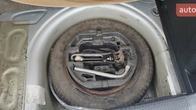 Серый Шкода Фабия, объемом двигателя 1.2 л и пробегом 314 тыс. км за 3950 $, фото 14 на Automoto.ua