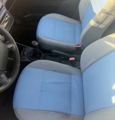 Серый Шкода Фабия, объемом двигателя 1.4 л и пробегом 236 тыс. км за 3650 $, фото 4 на Automoto.ua