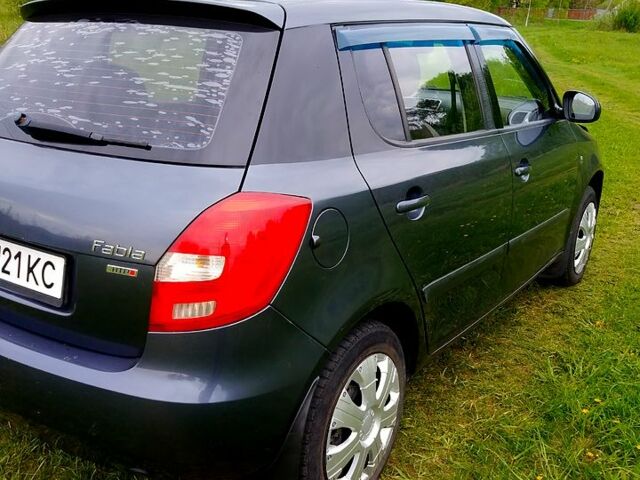 Серый Шкода Фабия, объемом двигателя 1.2 л и пробегом 260 тыс. км за 4000 $, фото 1 на Automoto.ua