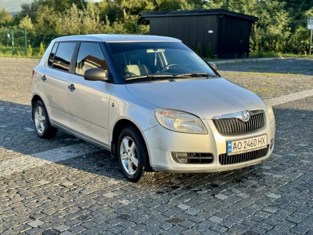 Серый Шкода Фабия, объемом двигателя 1.4 л и пробегом 245 тыс. км за 4699 $, фото 2 на Automoto.ua