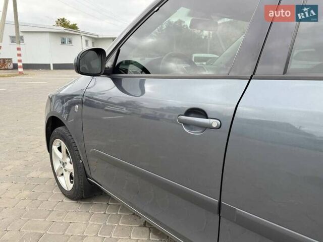 Сірий Шкода Фабія, об'ємом двигуна 1.4 л та пробігом 199 тис. км за 5500 $, фото 17 на Automoto.ua