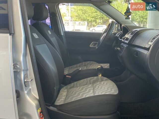 Серый Шкода Фабия, объемом двигателя 1.39 л и пробегом 185 тыс. км за 6300 $, фото 25 на Automoto.ua