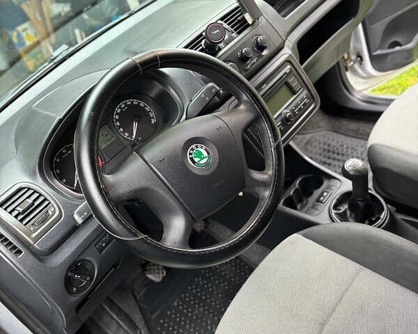 Сірий Шкода Фабія, об'ємом двигуна 1.2 л та пробігом 214 тис. км за 5200 $, фото 12 на Automoto.ua