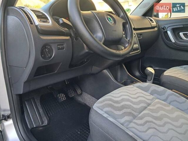 Сірий Шкода Фабія, об'ємом двигуна 1.4 л та пробігом 214 тис. км за 4999 $, фото 47 на Automoto.ua