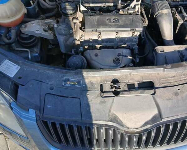 Сірий Шкода Фабія, об'ємом двигуна 1.2 л та пробігом 272 тис. км за 3200 $, фото 8 на Automoto.ua