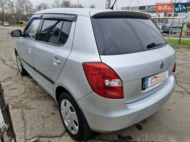 Сірий Шкода Фабія, об'ємом двигуна 1.4 л та пробігом 185 тис. км за 5999 $, фото 5 на Automoto.ua