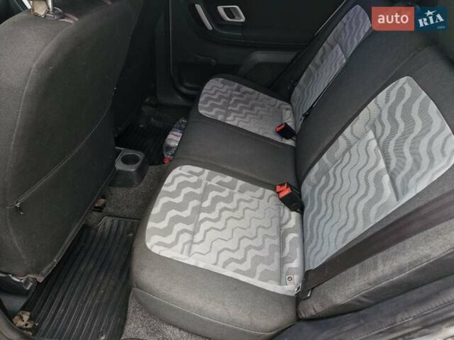 Сірий Шкода Фабія, об'ємом двигуна 1.4 л та пробігом 185 тис. км за 5999 $, фото 22 на Automoto.ua