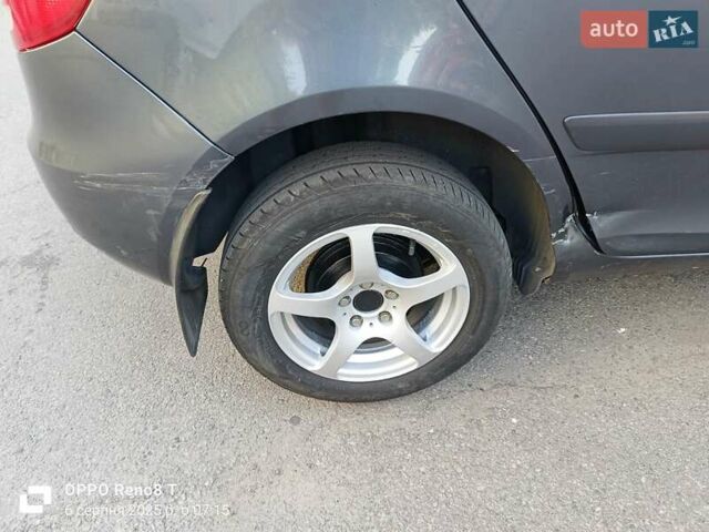 Сірий Шкода Фабія, об'ємом двигуна 1.2 л та пробігом 163 тис. км за 3700 $, фото 4 на Automoto.ua