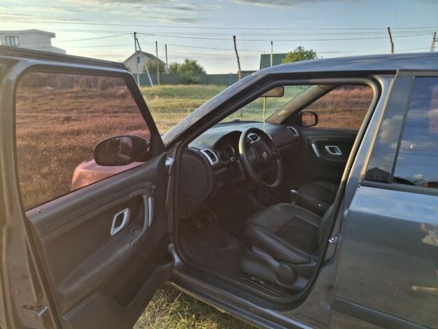 Серый Шкода Фабия, объемом двигателя 1.4 л и пробегом 312 тыс. км за 4000 $, фото 2 на Automoto.ua