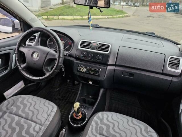 Сірий Шкода Фабія, об'ємом двигуна 1.4 л та пробігом 185 тис. км за 5999 $, фото 18 на Automoto.ua