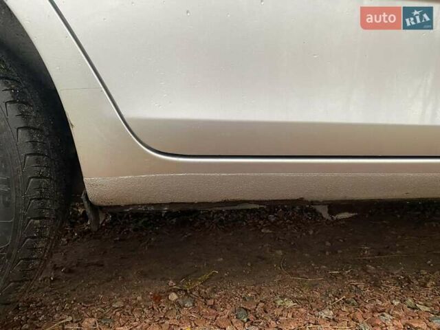 Серый Шкода Фабия, объемом двигателя 1.2 л и пробегом 230 тыс. км за 3900 $, фото 7 на Automoto.ua