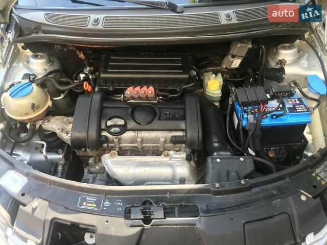 Серый Шкода Фабия, объемом двигателя 1.39 л и пробегом 318 тыс. км за 3700 $, фото 11 на Automoto.ua