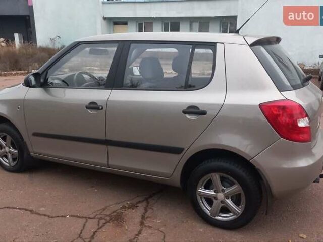 Серый Шкода Фабия, объемом двигателя 1.2 л и пробегом 113 тыс. км за 5100 $, фото 2 на Automoto.ua