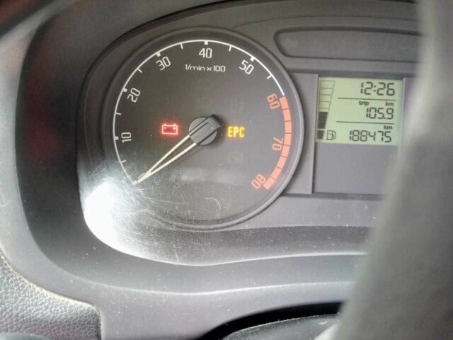 Серый Шкода Фабия, объемом двигателя 1.2 л и пробегом 200 тыс. км за 3500 $, фото 1 на Automoto.ua