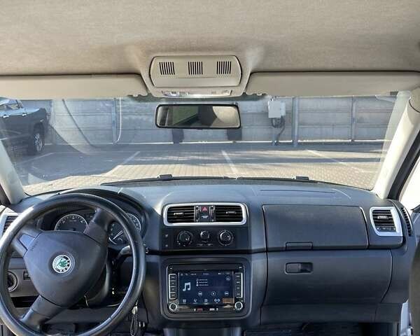 Сірий Шкода Фабія, об'ємом двигуна 1.4 л та пробігом 330 тис. км за 4800 $, фото 6 на Automoto.ua